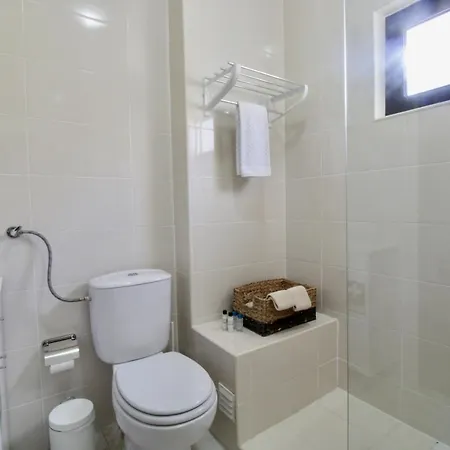 Berry - With Pool And Rooftop Porches (Algarve)