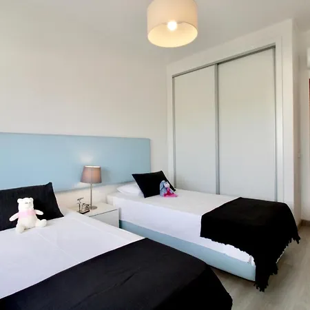 Apartment Berry - With Pool And Rooftop Porches (Algarve)